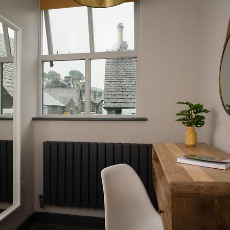 Spacious - Contemporary 2Br Apartment - Central Ambleside - Parking Bagian luar foto