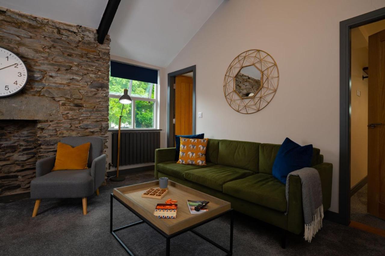 Spacious - Contemporary 2Br Apartment - Central Ambleside - Parking Bagian luar foto